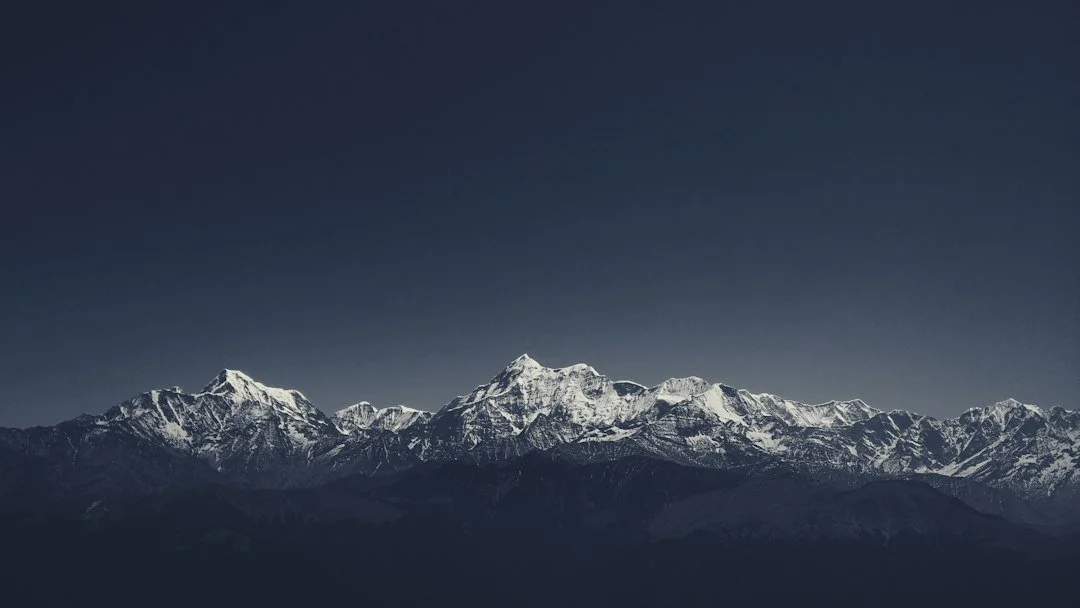 Snow-covered Himalayan peaks in India during winter